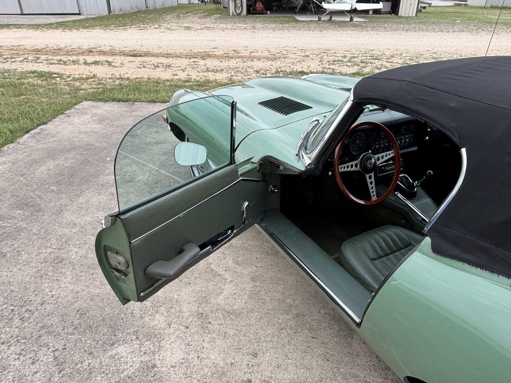 1971 Jaguar XKE Series II Roadster - Image 2