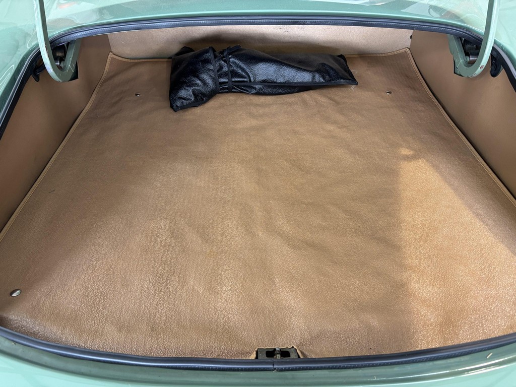 1971 Jaguar XKE Series II Roadster - Image 5