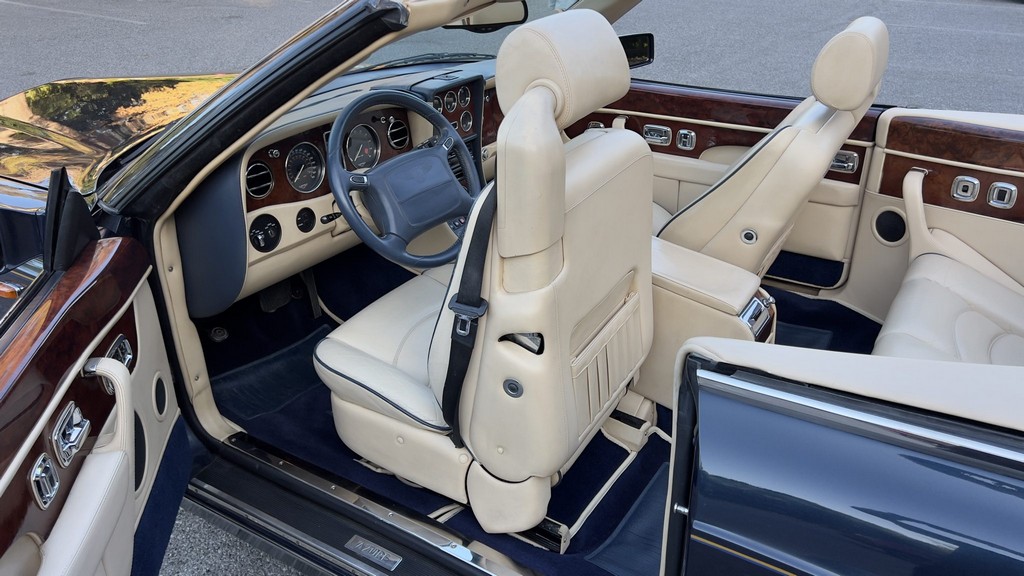 2001 Bentley Azure - Image 116