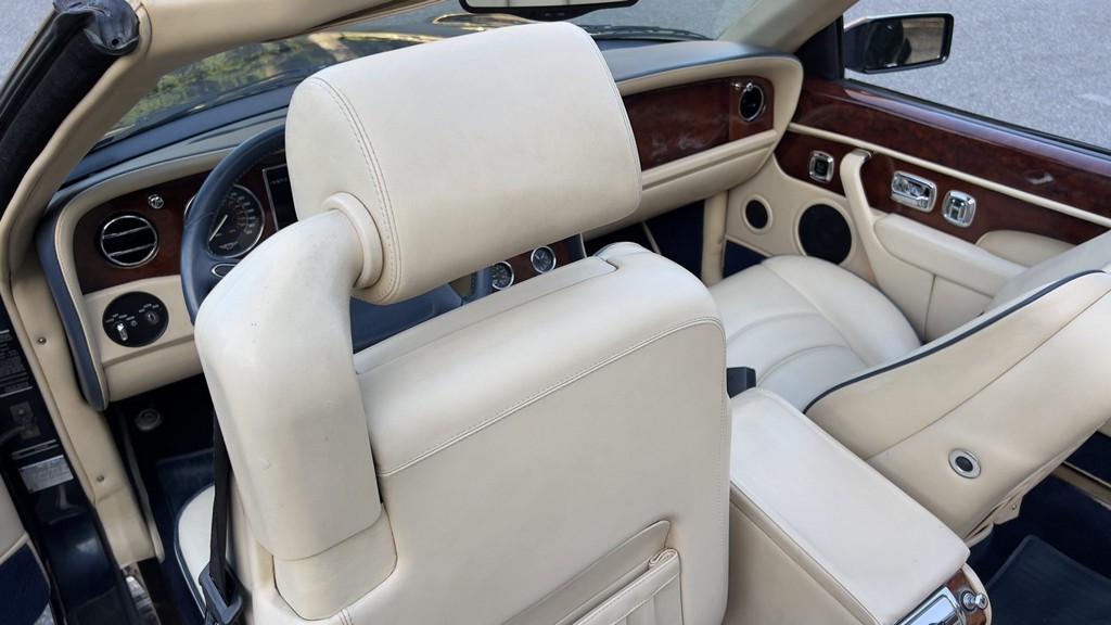 2001 Bentley Azure - Image 120