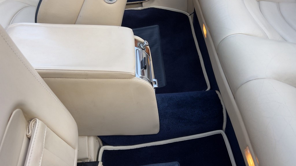 2001 Bentley Azure - Image 124