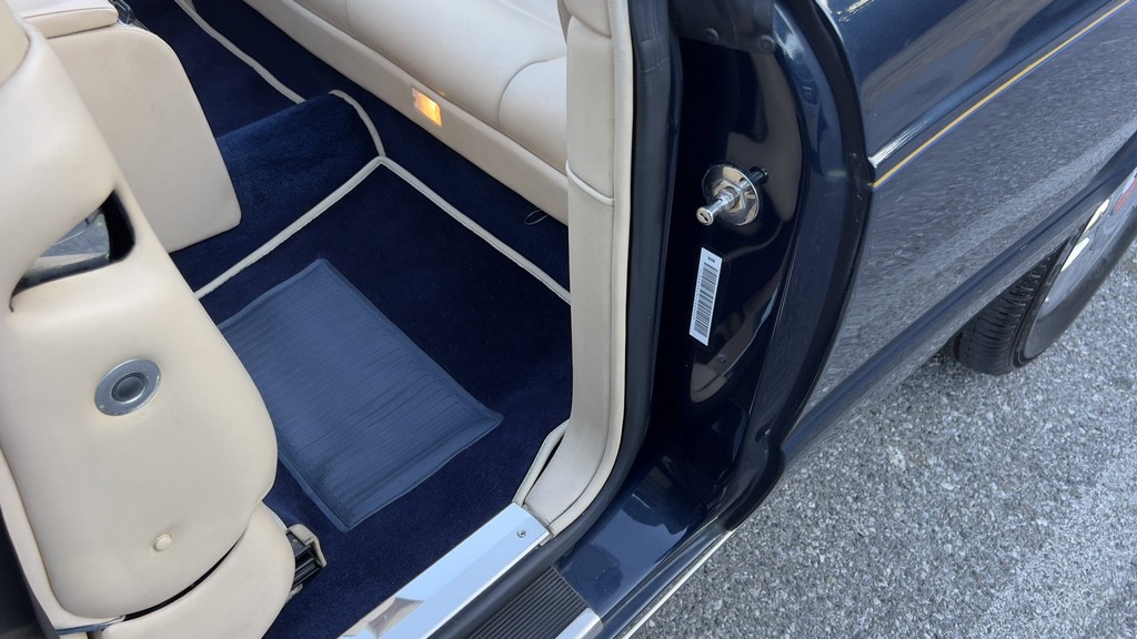 2001 Bentley Azure - Image 127