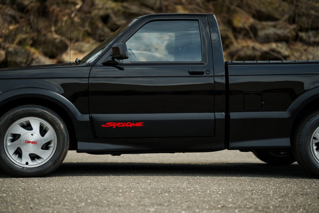 1991 GMC Syclone - Image 11