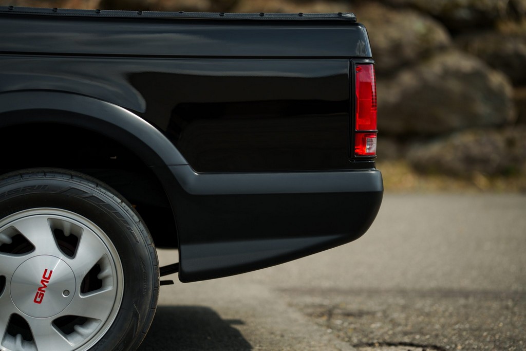 1991 GMC Syclone - Image 13