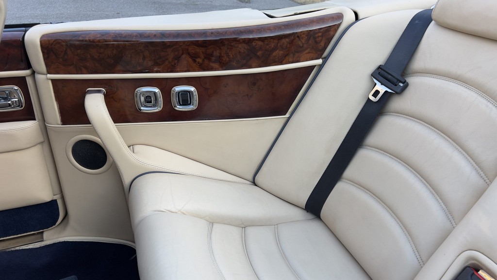 2001 Bentley Azure - Image 132