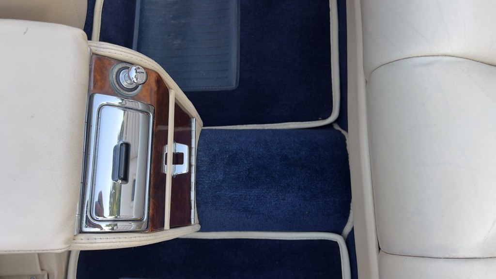 2001 Bentley Azure - Image 133