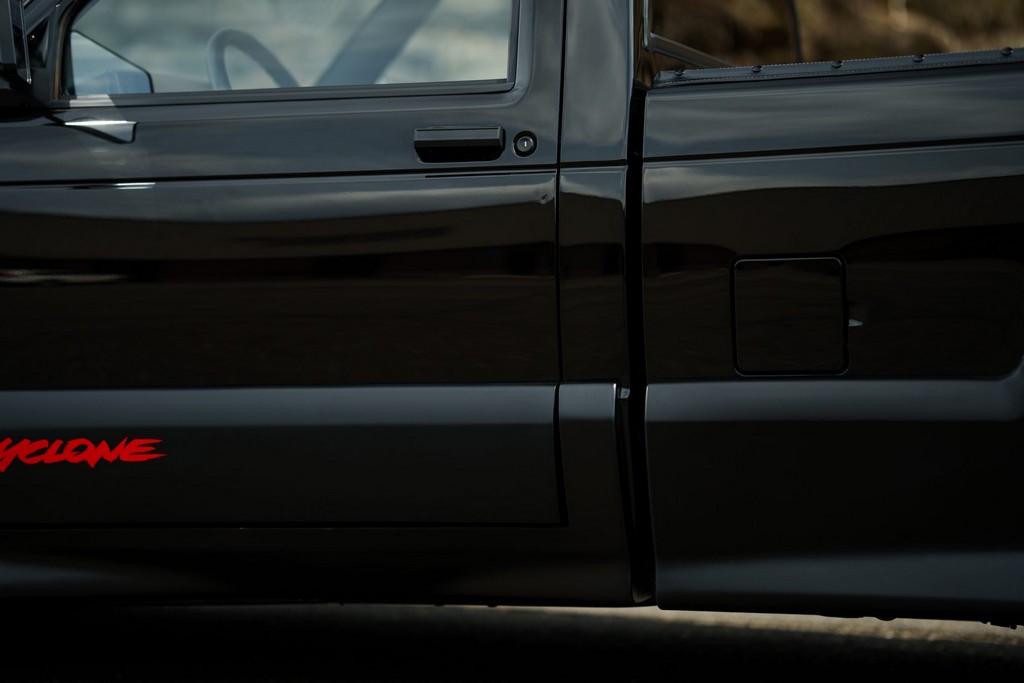 1991 GMC Syclone - Image 18