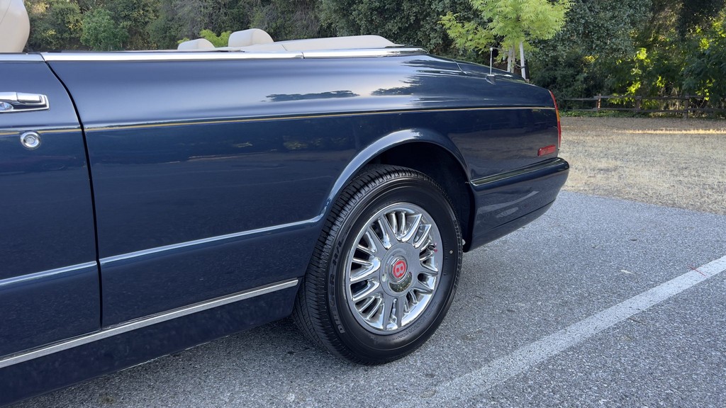 2001 Bentley Azure - Image 137