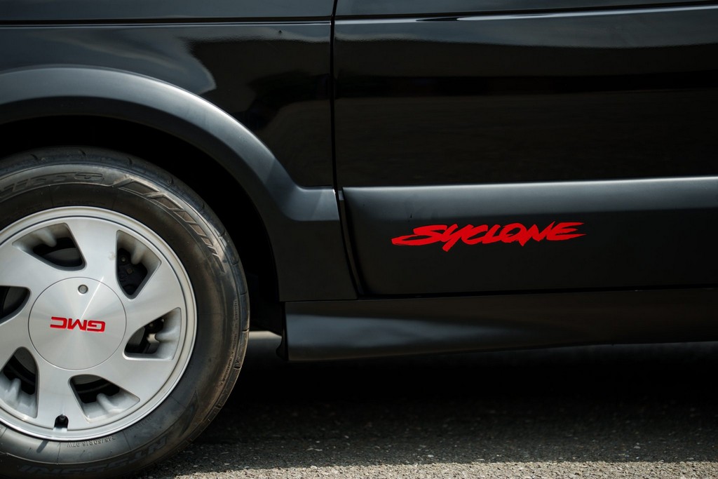 1991 GMC Syclone - Image 21