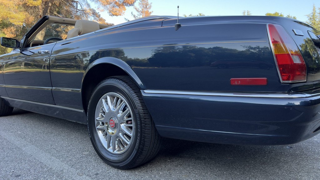 2001 Bentley Azure - Image 138