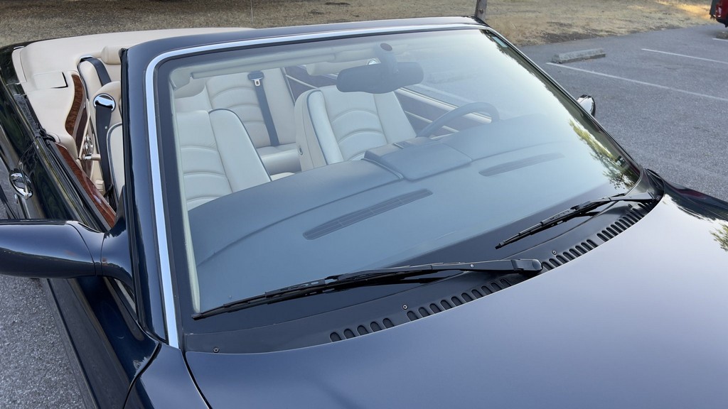 2001 Bentley Azure - Image 150