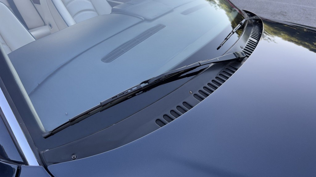 2001 Bentley Azure - Image 151