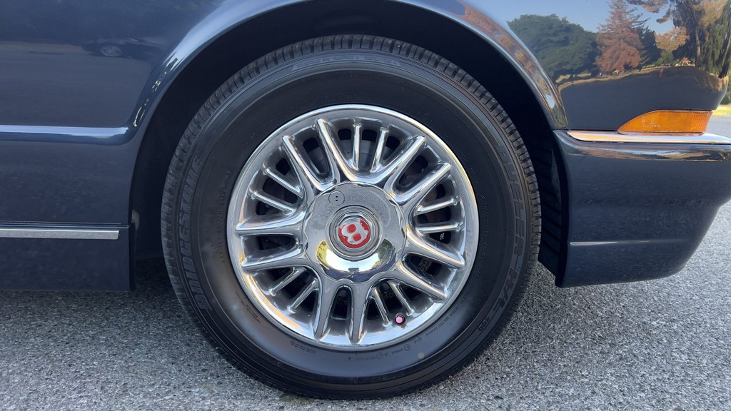 2001 Bentley Azure - Image 160