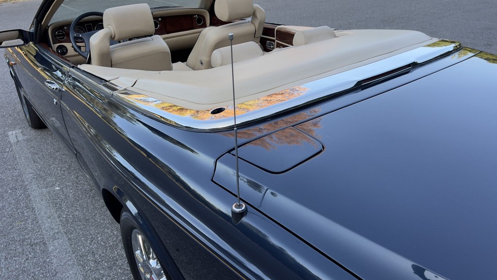 2001 Bentley Azure - Image 164