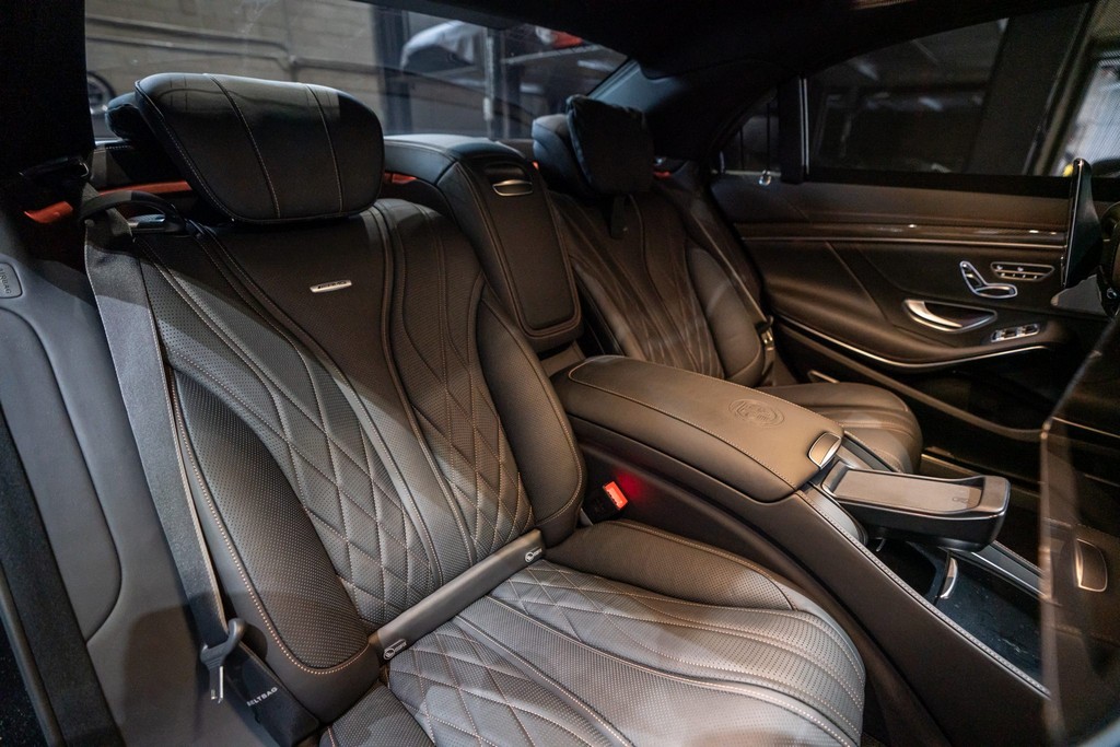 2020 Mercedes-AMG S65 Sedan Final Edition - Image 2