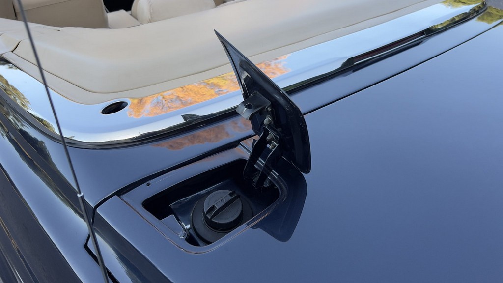 2001 Bentley Azure - Image 166