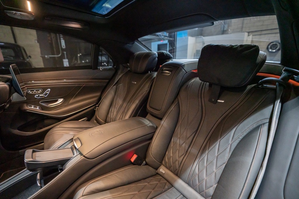 2020 Mercedes-AMG S65 Sedan Final Edition - Image 3