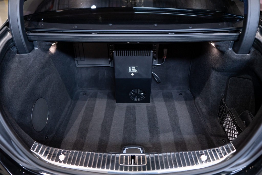 2020 Mercedes-AMG S65 Sedan Final Edition - Image 5