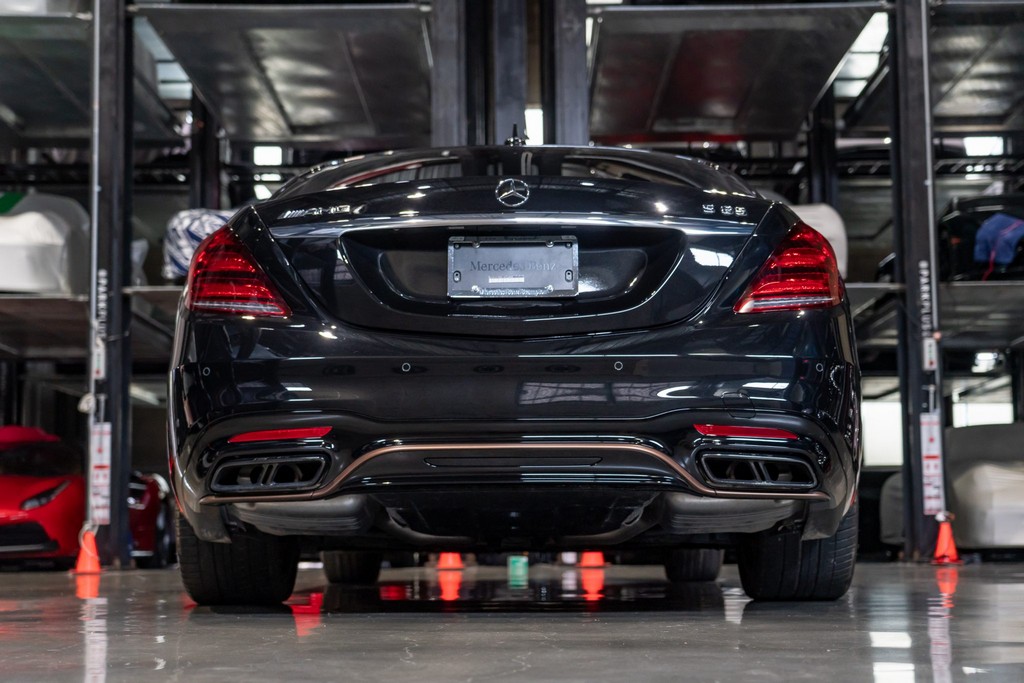 2020 Mercedes-AMG S65 Sedan Final Edition - Image 11