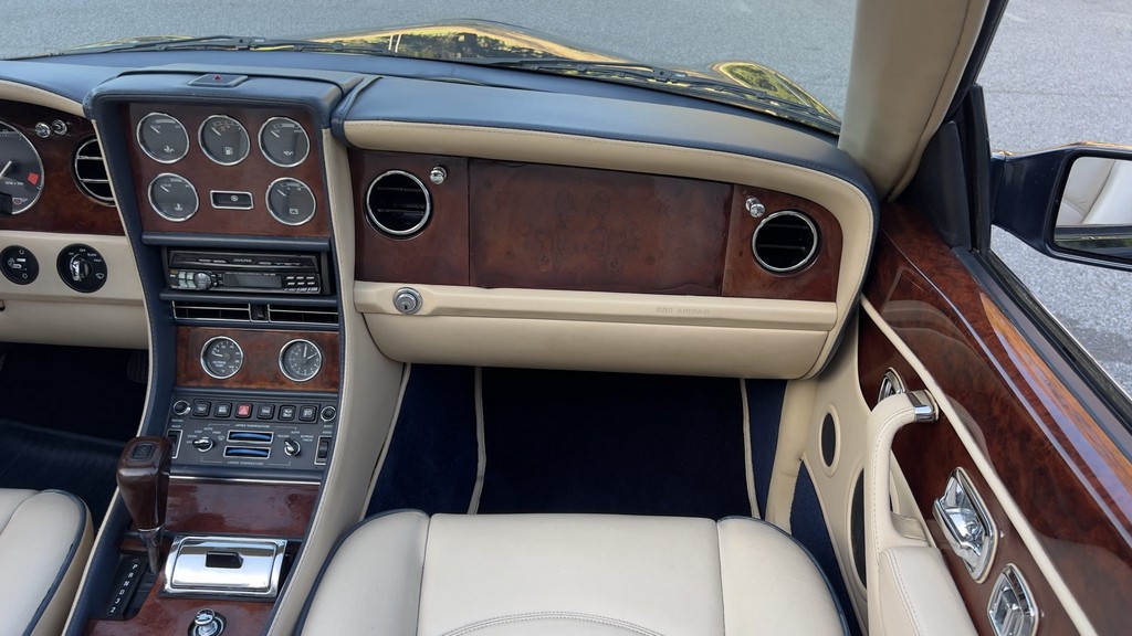 2001 Bentley Azure - Image 185