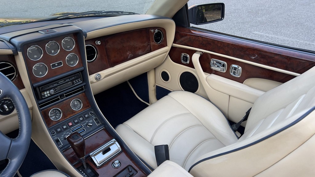 2001 Bentley Azure - Image 188