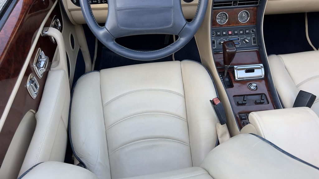 2001 Bentley Azure - Image 190