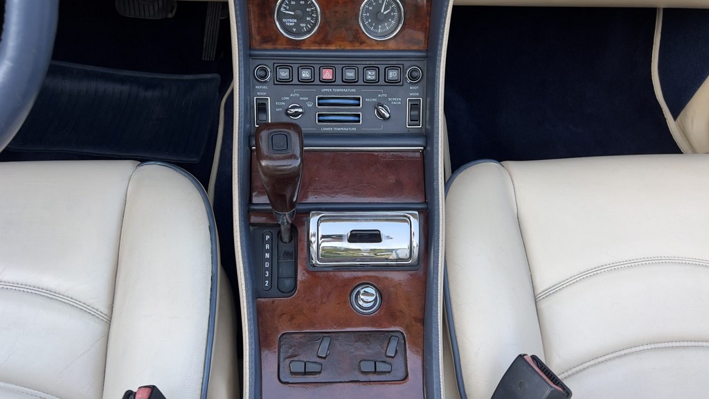 2001 Bentley Azure - Image 195