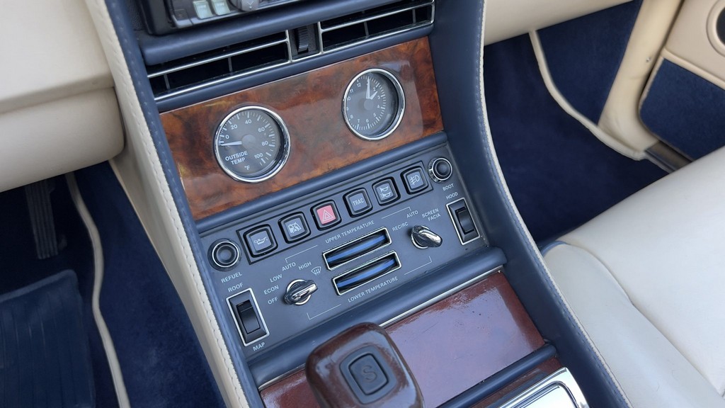 2001 Bentley Azure - Image 196