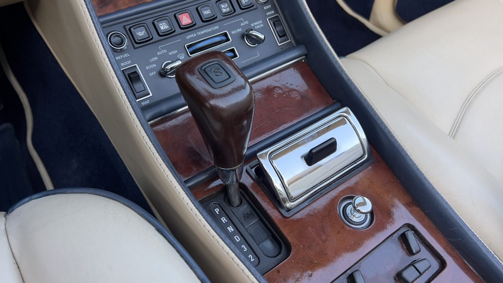 2001 Bentley Azure - Image 198