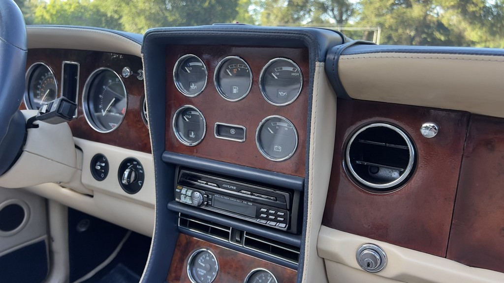 2001 Bentley Azure - Image 201