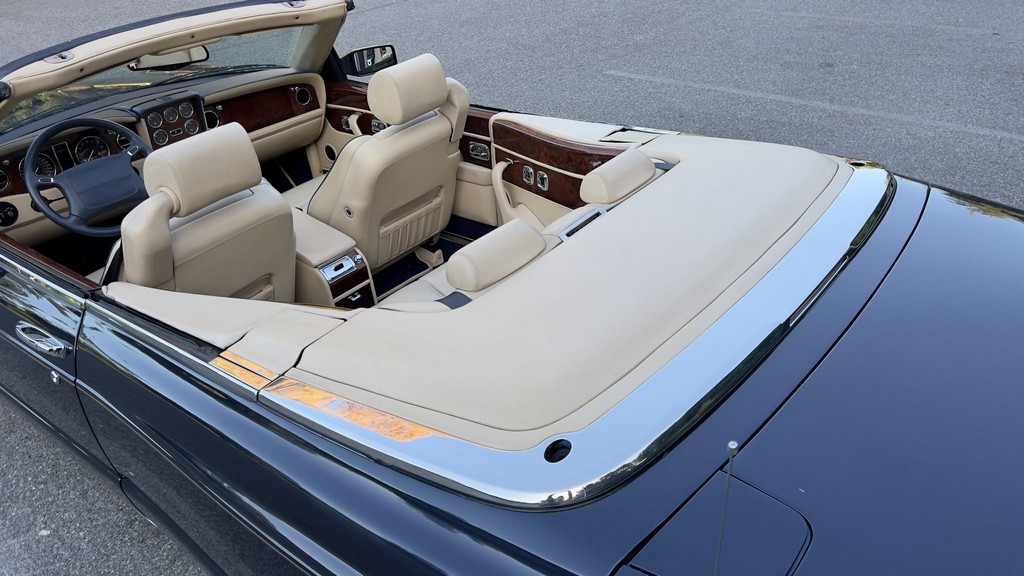 2001 Bentley Azure - Image 212