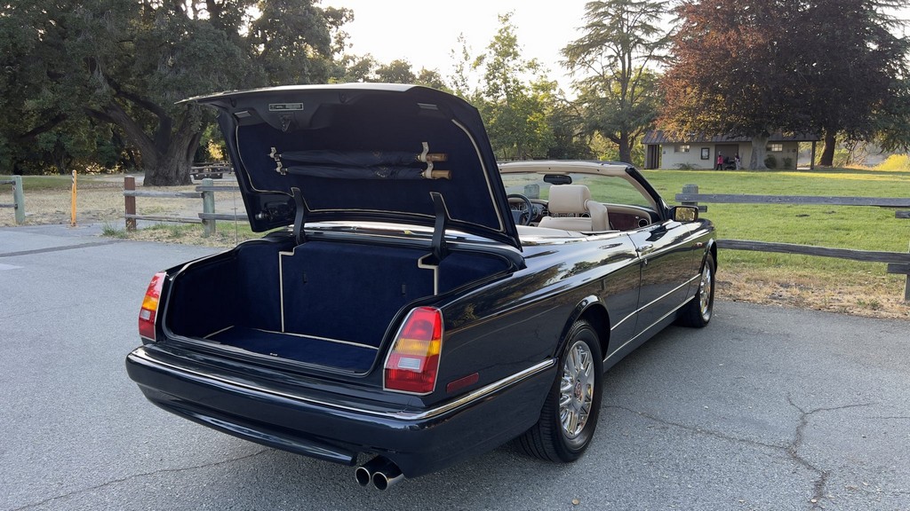 2001 Bentley Azure - Image 224