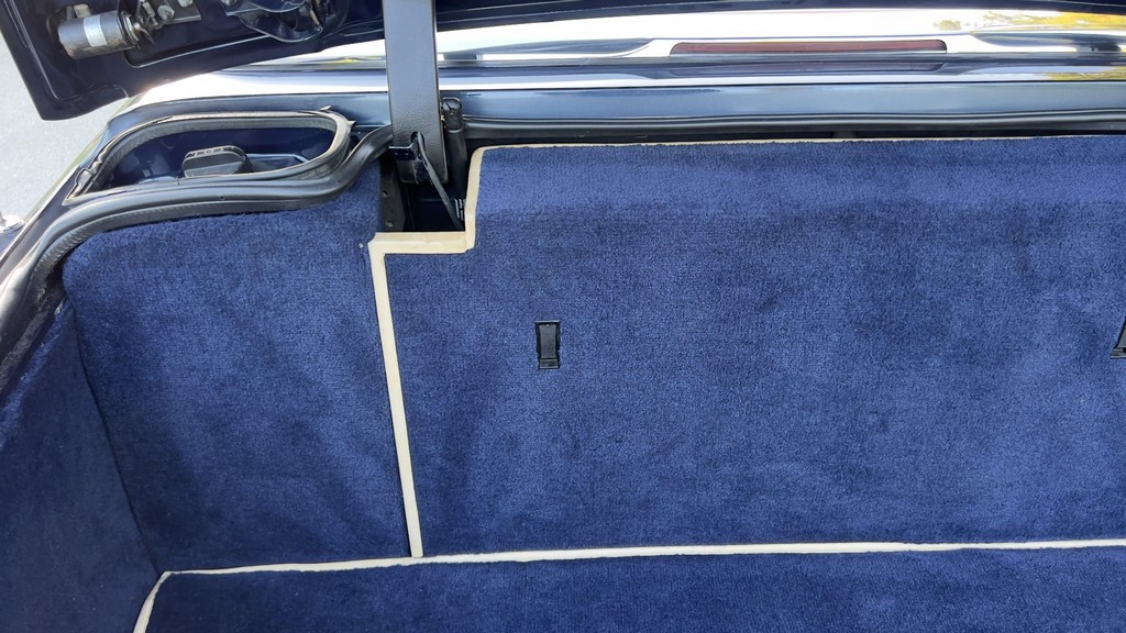 2001 Bentley Azure - Image 230