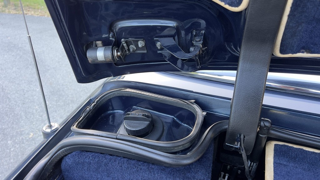 2001 Bentley Azure - Image 234