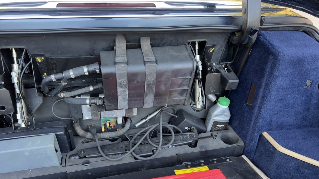 2001 Bentley Azure - Image 243