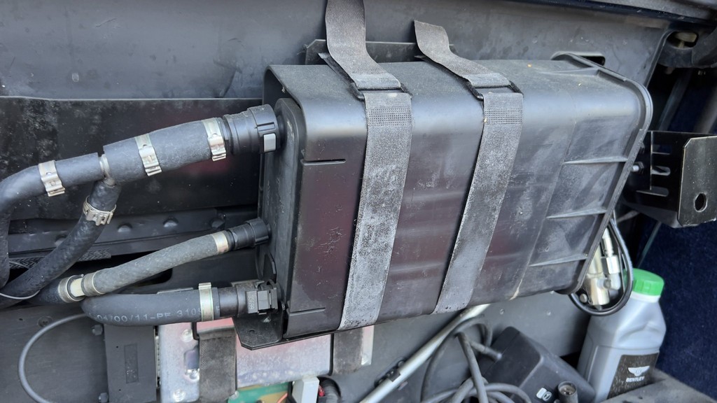 2001 Bentley Azure - Image 246