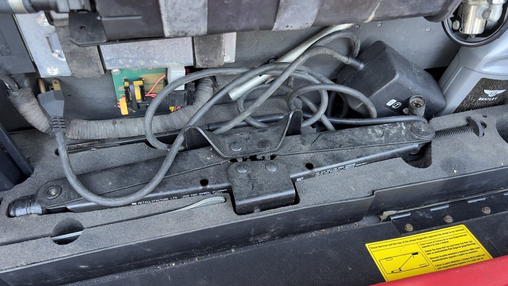 2001 Bentley Azure - Image 248