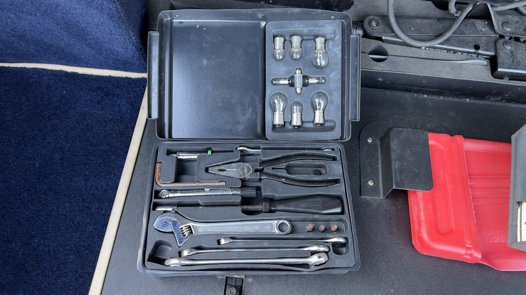 2001 Bentley Azure - Image 250