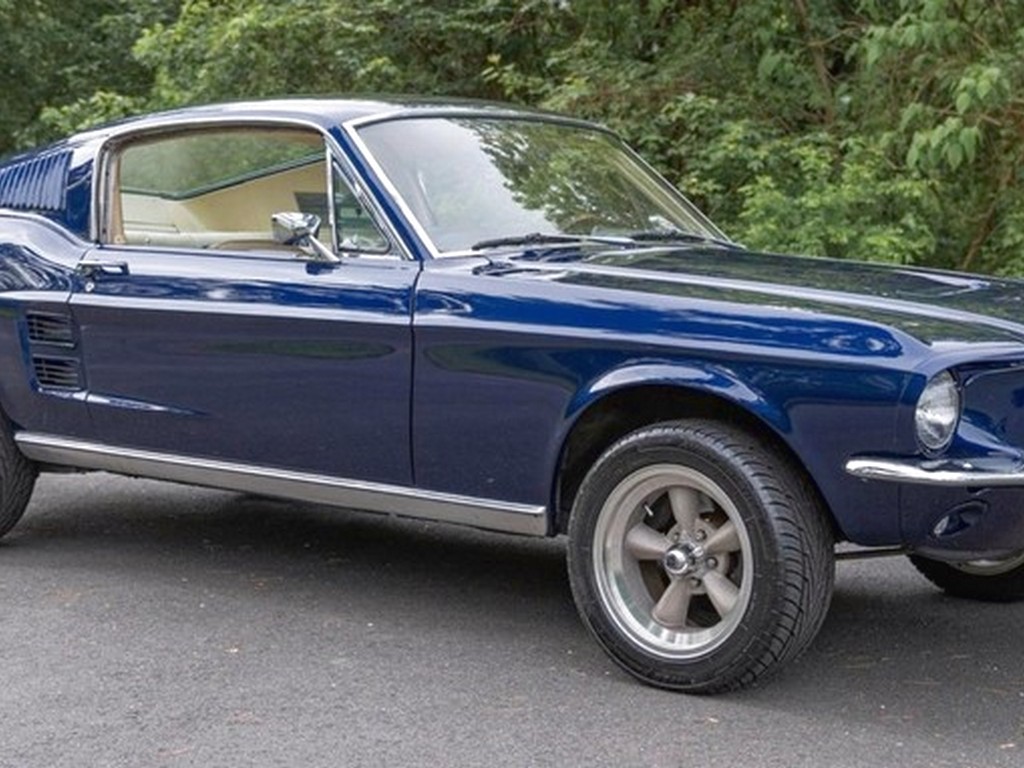 1967 Ford Mustang Fastback Blue - Image 11