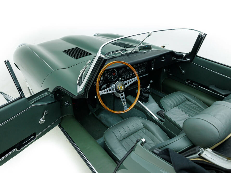 1970 Jaguar E-Type 4.2 Series 2 Roadster - Image 16