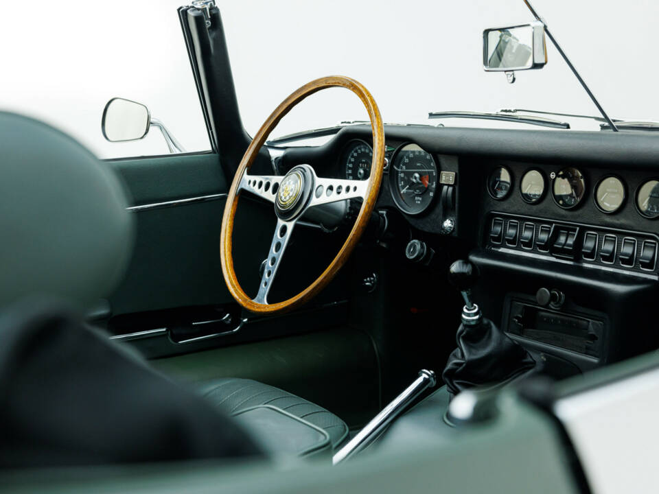 1970 Jaguar E-Type 4.2 Series 2 Roadster - Image 17
