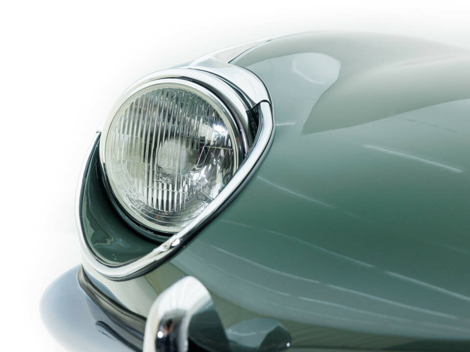 1970 Jaguar E-Type 4.2 Series 2 Roadster - Image 40