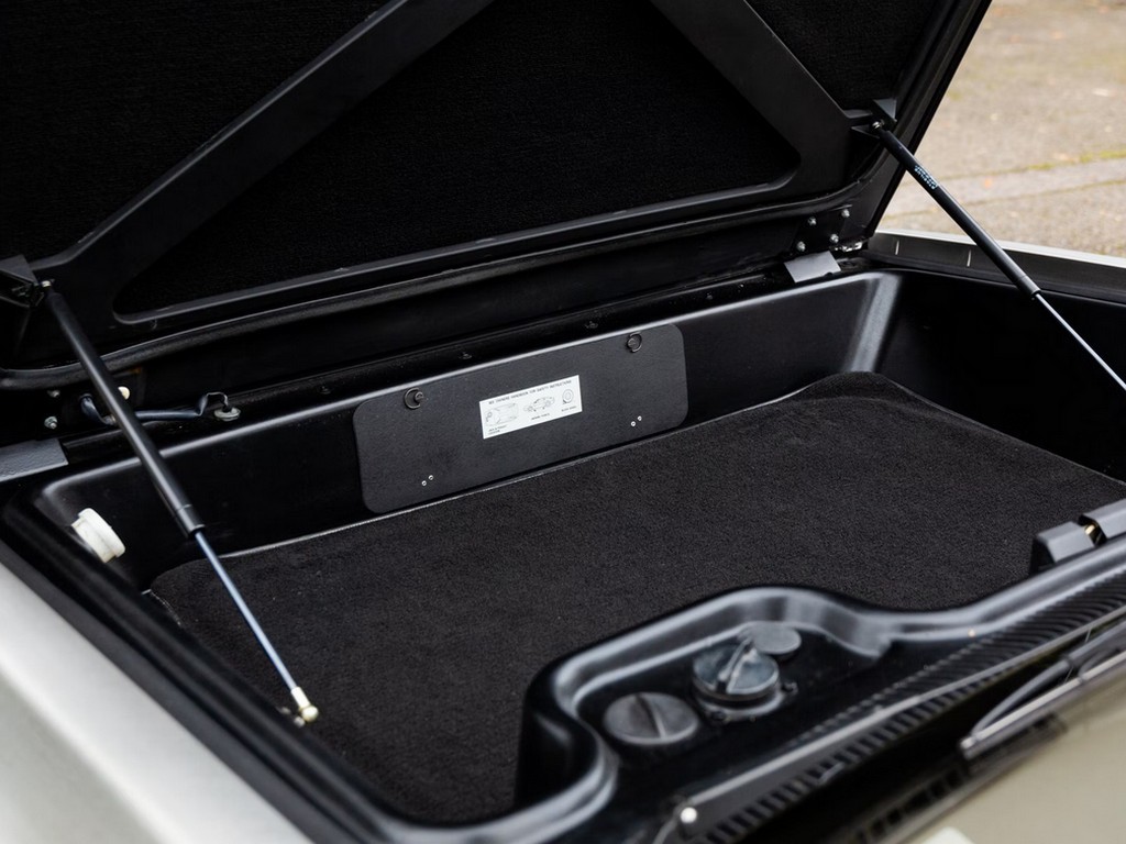 1981 DeLorean DMC-12 - Image 15