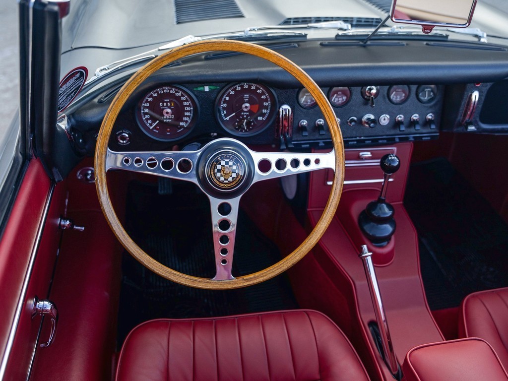 1965 Jaguar E-Type Roadster - Image 3