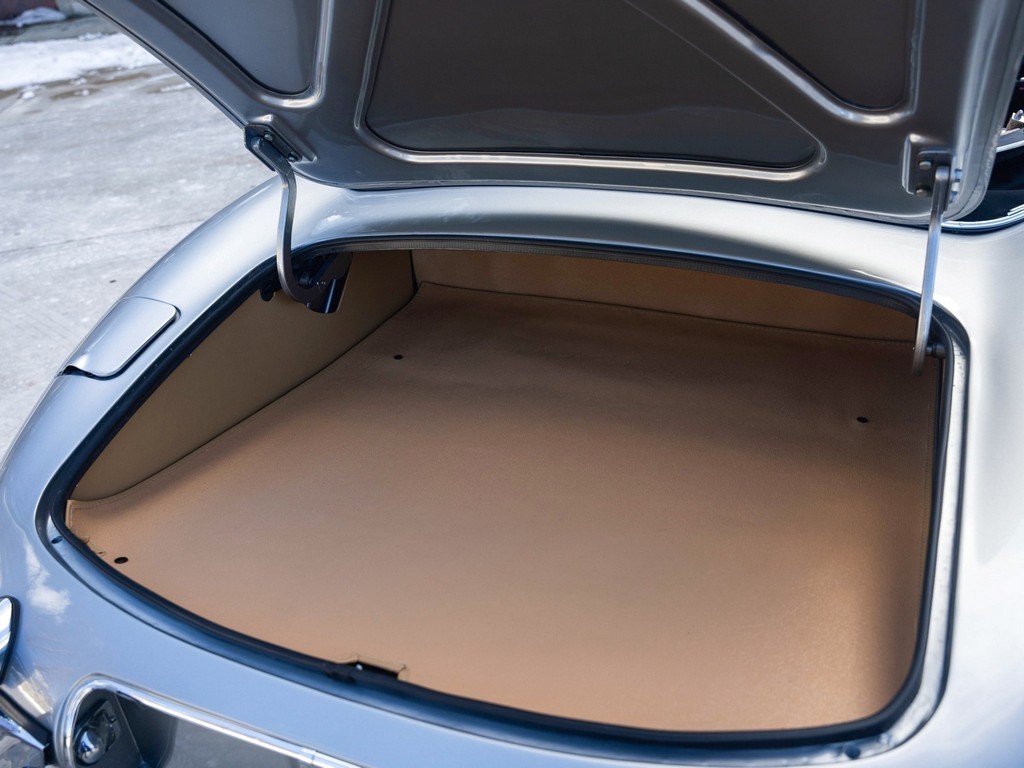 1965 Jaguar E-Type Roadster - Image 6