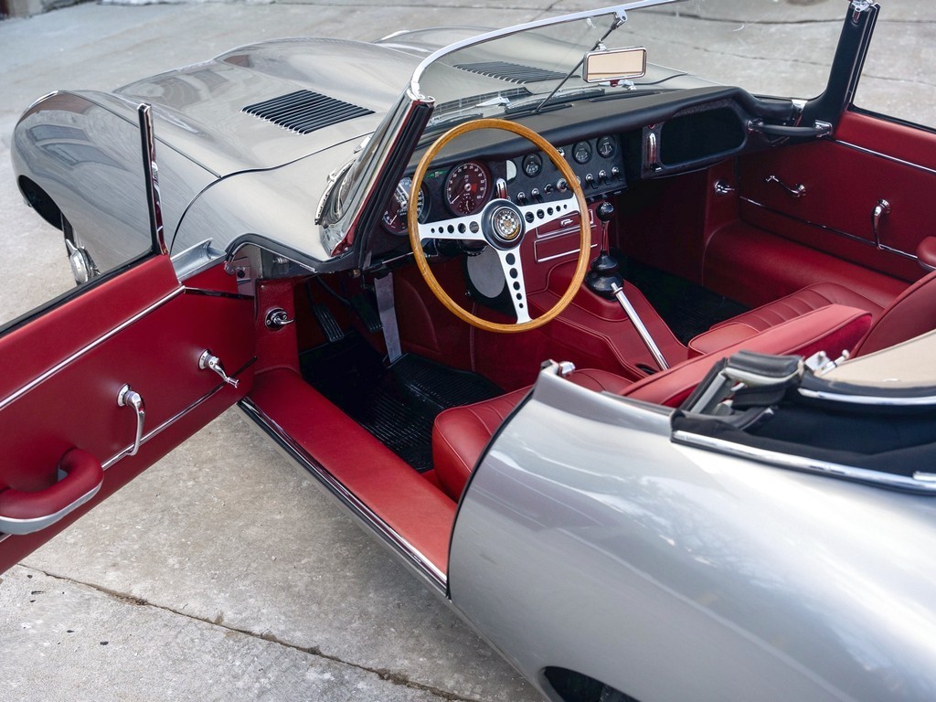 1965 Jaguar E-Type Roadster - Image 8
