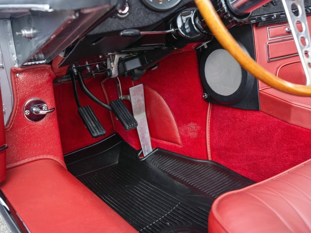 1965 Jaguar E-Type Roadster - Image 22