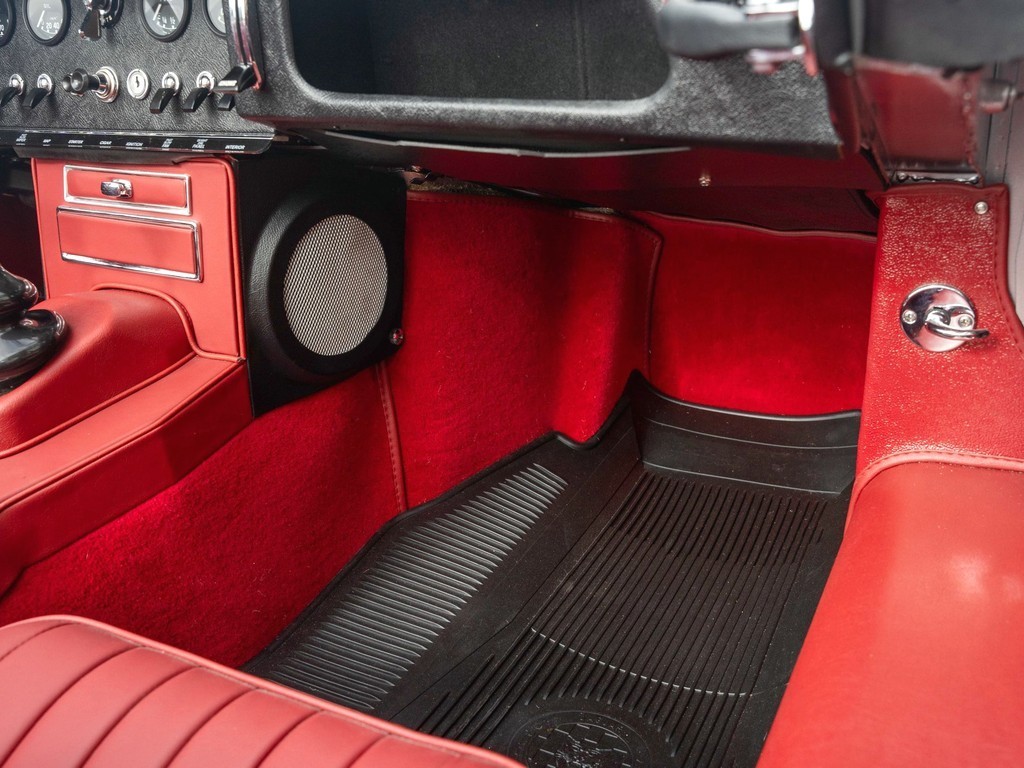 1965 Jaguar E-Type Roadster - Image 23