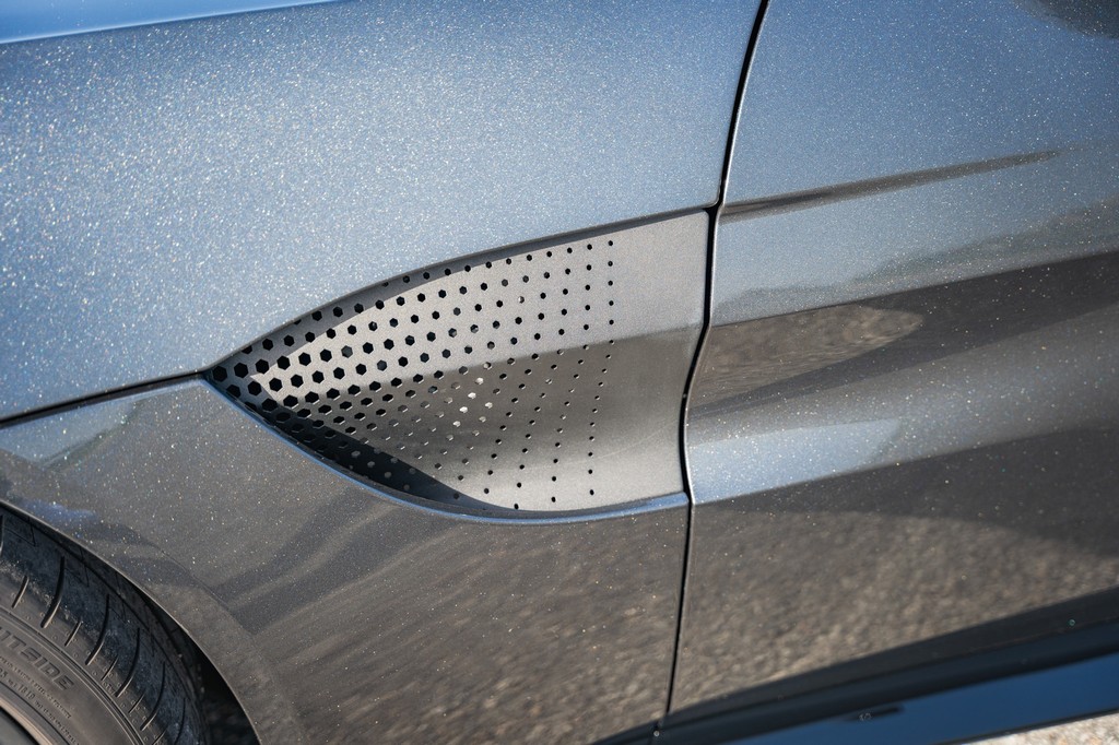 2021 Aston Martin Vantage Coupe - Image 2