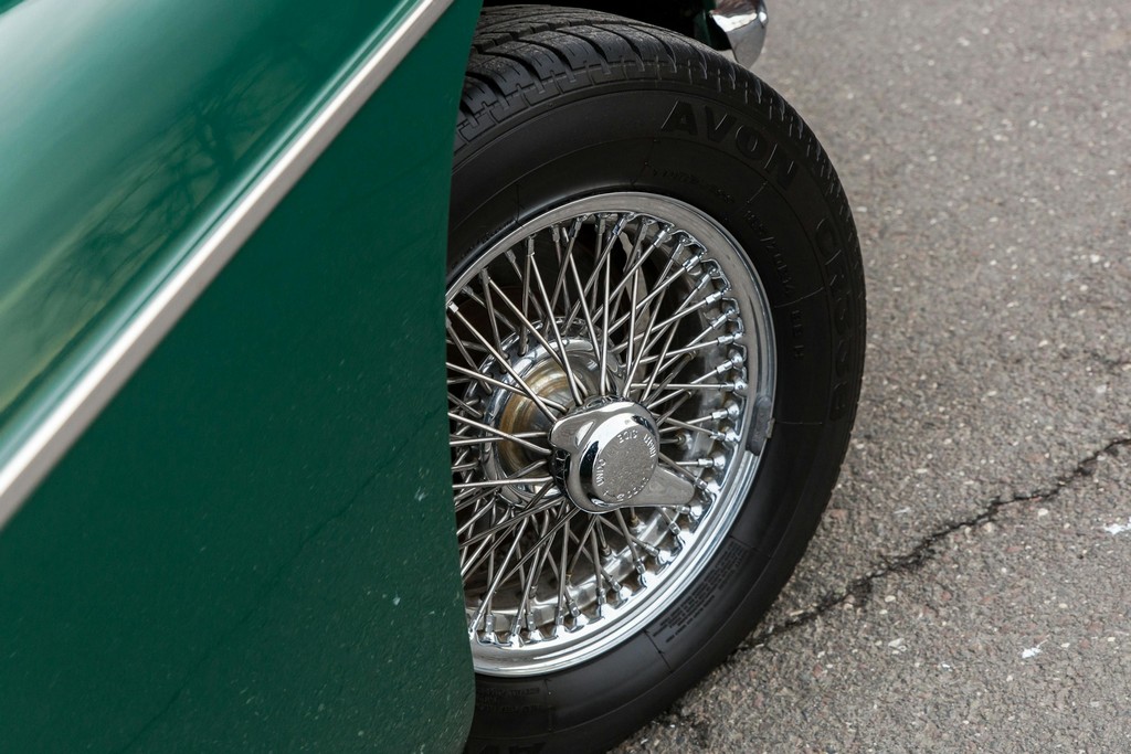 1966 MG B Roadster - Image 17